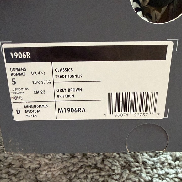 New Balance Silver and Black white gold 1906R size 6.5 - Picture 8 of 8